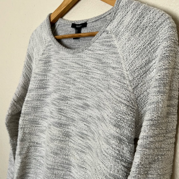 Forever 21 | Women’s Lightweight Sweater - Picture 4 of 12